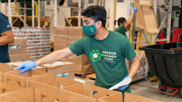 Seal the Seasons Donates 188 Cases of Fruit to Greater Chicago Food Depository